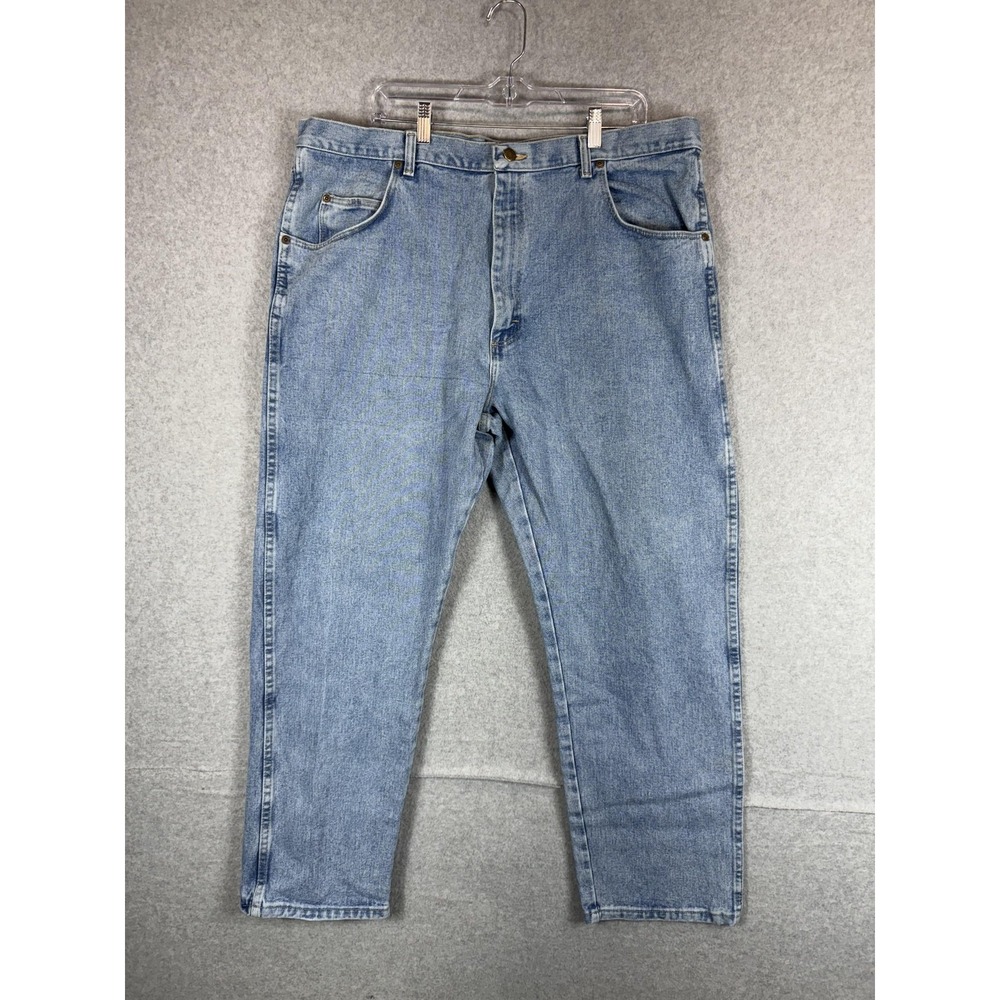 Wrangler Rugged Wear Jeans Mens 42x30 Blue Denim Straight Fit Comfort Zip Fly